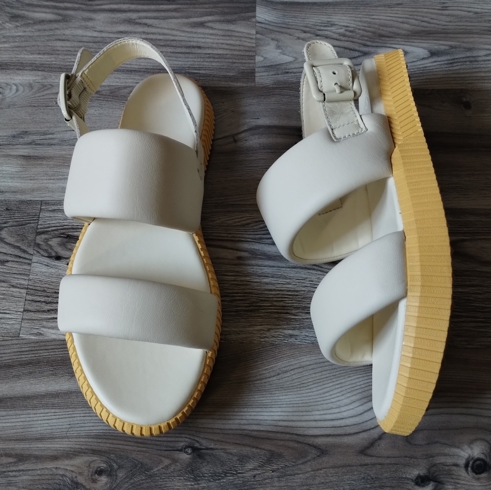 Sorel Ella III Tan Yellow Sandal Women's Size 6